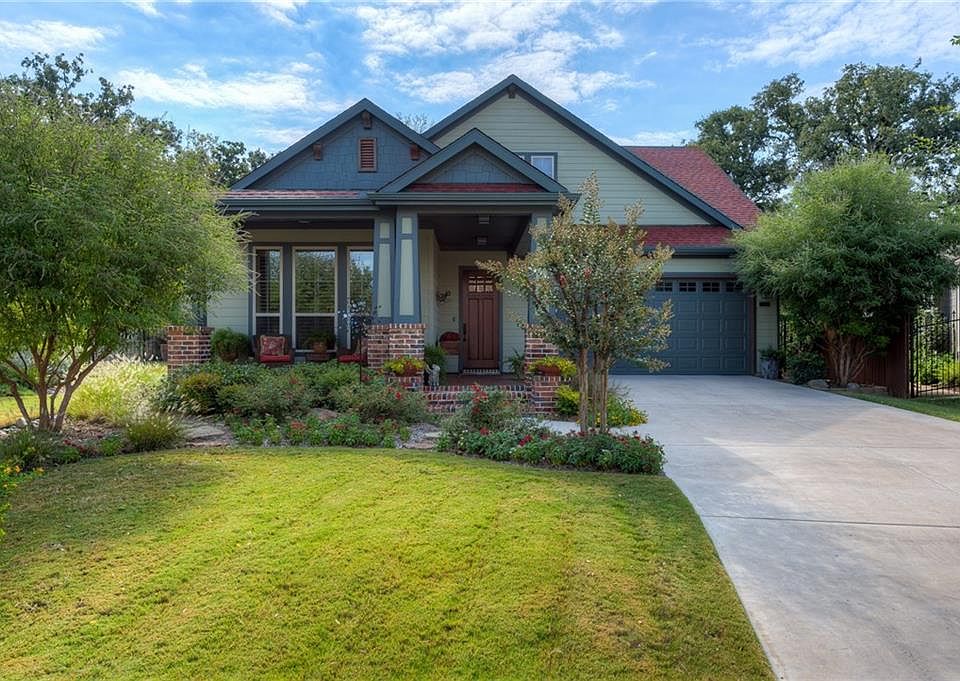 1st image of 554 Village Way
