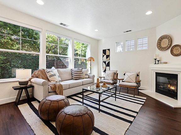 2nd image of 15 Red Oak Court