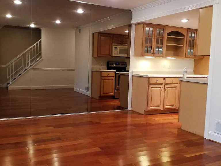9516 Tippett Ln — Photo 3