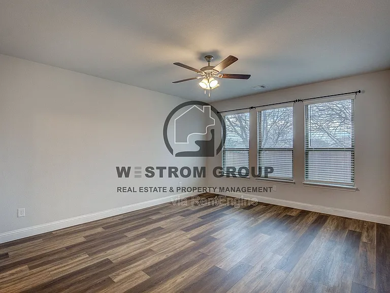 10320 Linger Ln — Photo 24