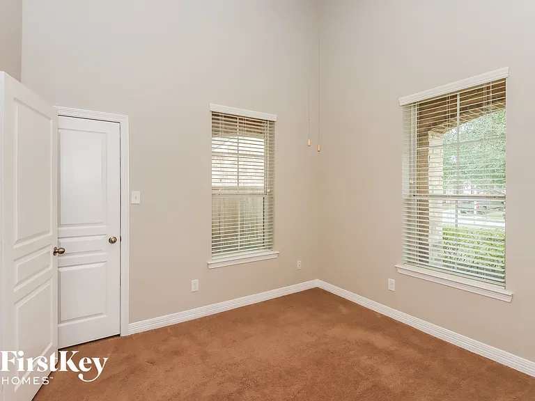 10911 Visconti Ct — Photo 12
