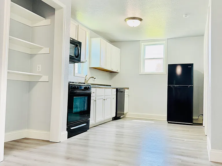 1713 Maple St #1 — Photo 6