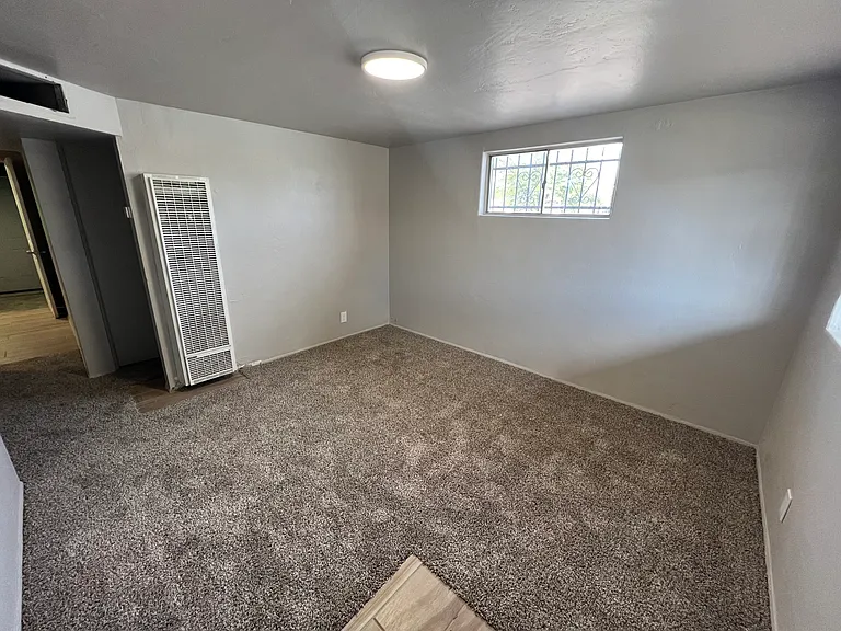 4842 S Liberty Ave — Photo 4