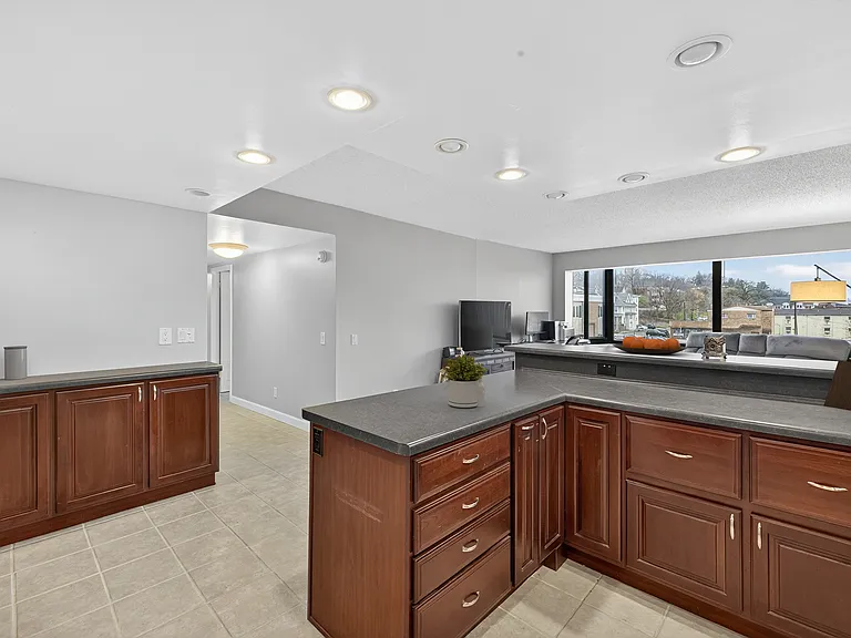 207 5th Ave SW #202 — Photo 7