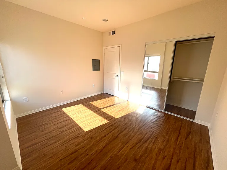 5827 Carlton Way #203 — Photo 9