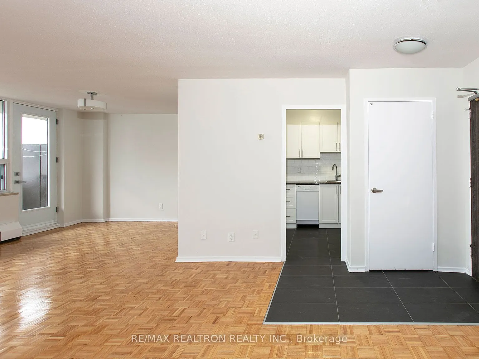 2 bed, $2,595 — Photo 4