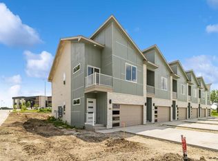 15588 Rocklyn Pl, Clive, IA 50325