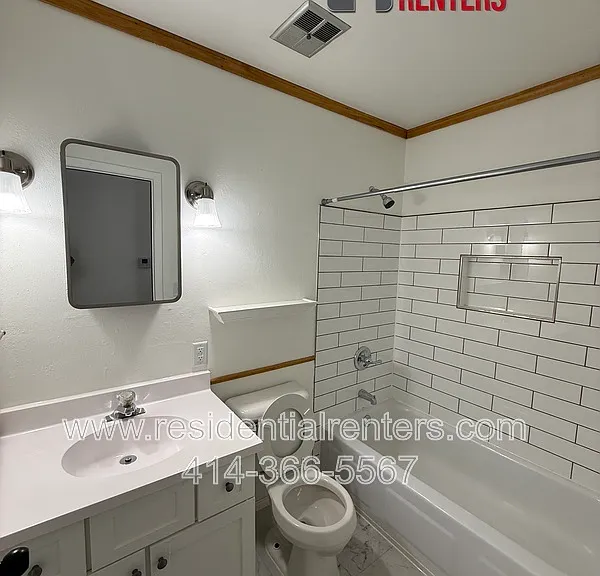 6323 N 104th St — Photo 6