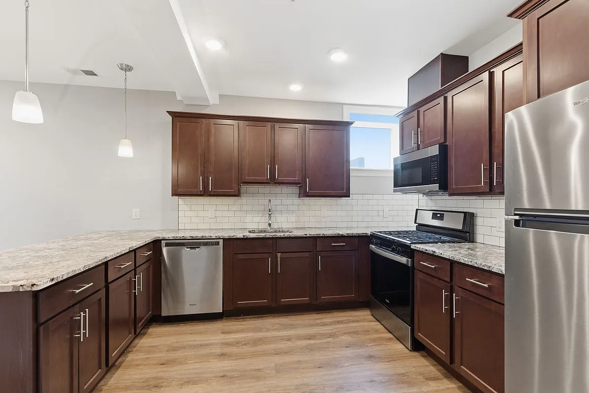 2 bed, 2.5 bath, 1688 sqft, $3,295 — Photo 3