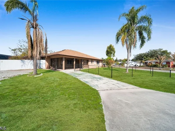 15 Willow St, Lehigh Acres, FL 33936