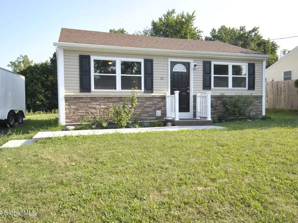 42 Plaske Drive, Schenectady, NY 12309
