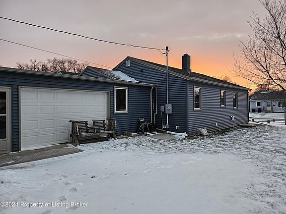 5th image of 448 6th Ave W
