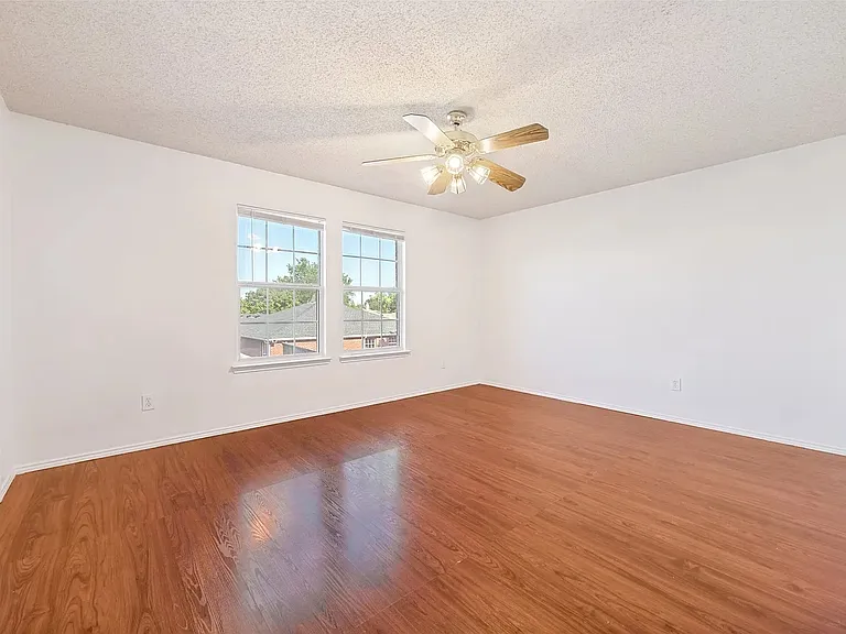 1665 Princess Ln — Photo 4