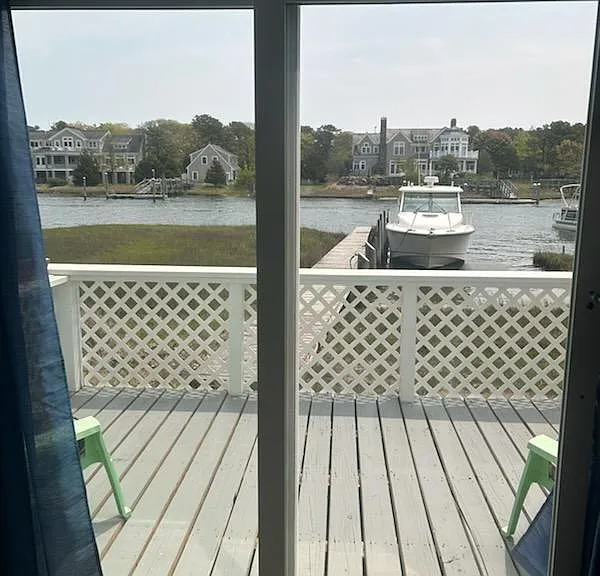 28 Seconsett Point Rd #C — Photo 5