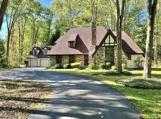 110 W River Rd, Valley City, OH 44280