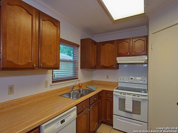 5th image of 5546 Green Grove St
