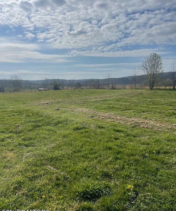 1st image of 520 Lowe Rd