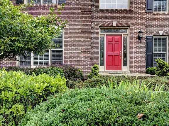 7013 Shallow Lake, Prospect, KY Front Ga