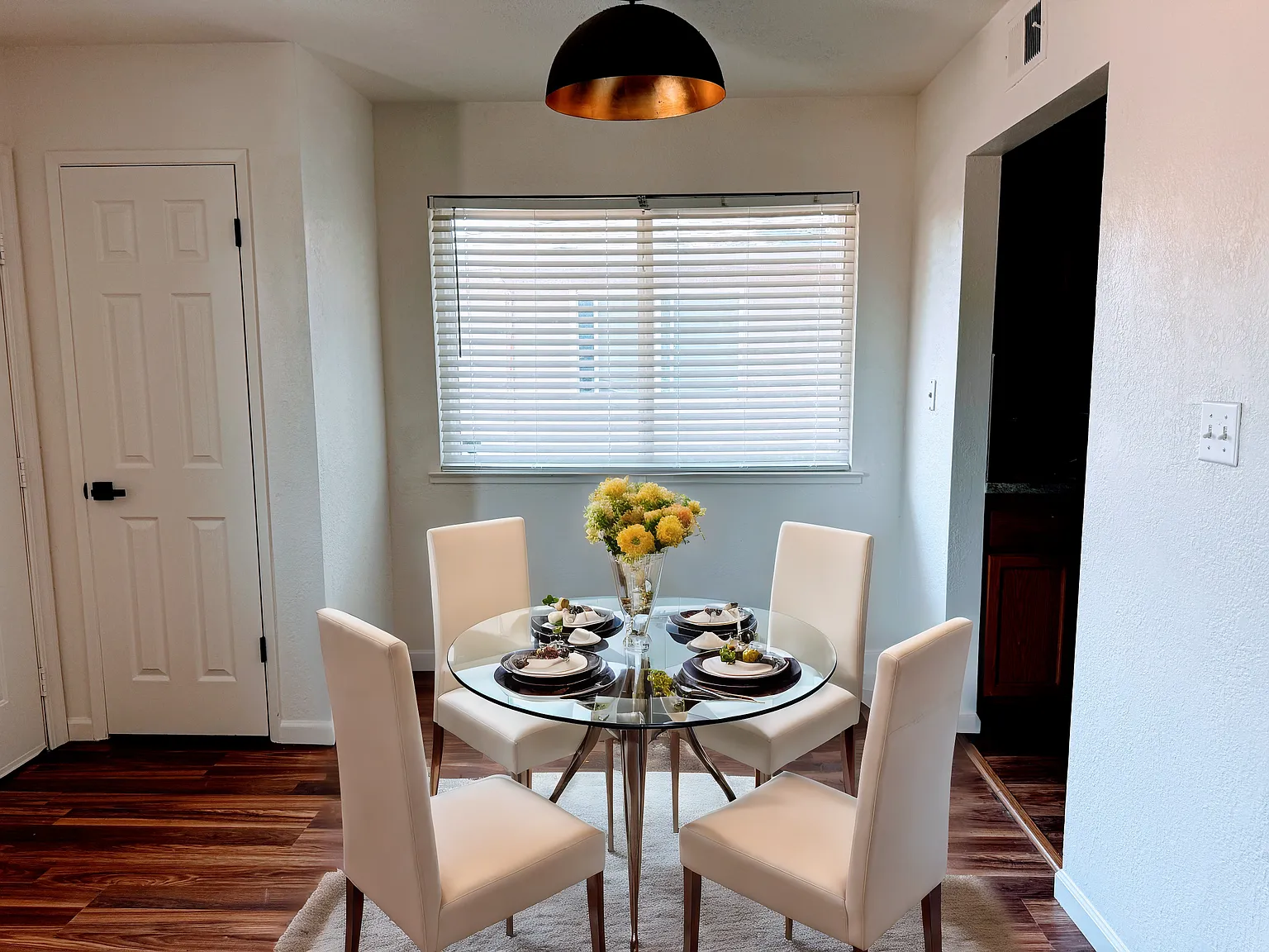 10831 Coloma Rd — Photo 3
