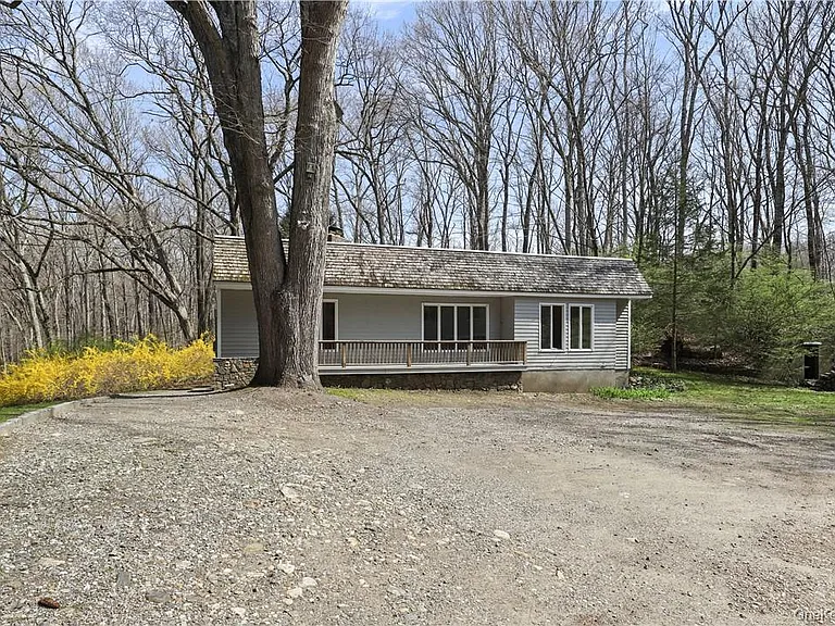 165 Old Post Rd — Photo 12
