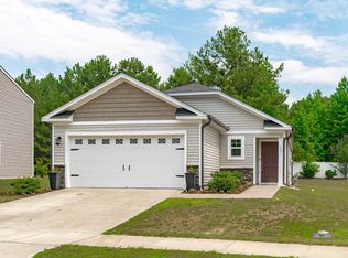 908 Bellewood Gardens Dr, Angier, NC 27501