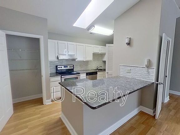 3rd image of 10250 Rose Meadow Ln