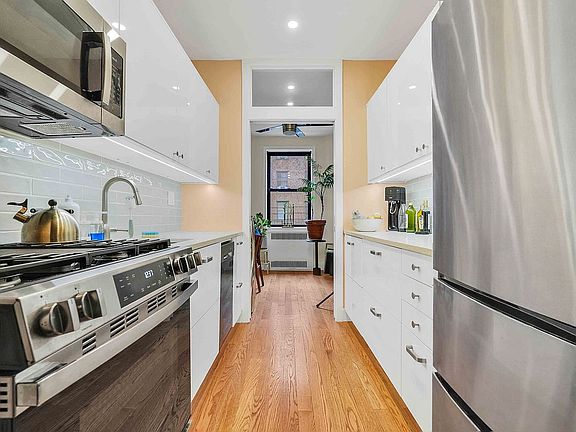 4th image of 221 E 18th St APT 2K