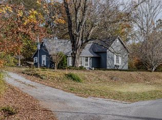 933 Long Mill Rd, Athens, TN 37303