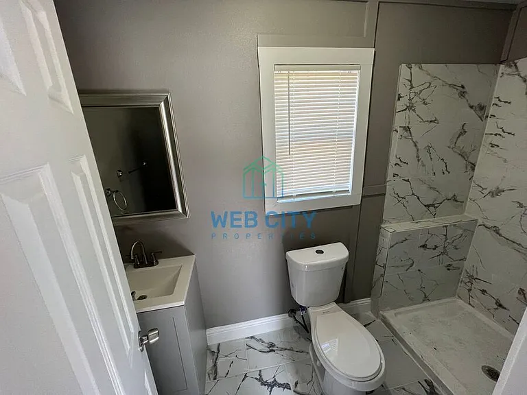 4024 Myrtle St — Photo 9