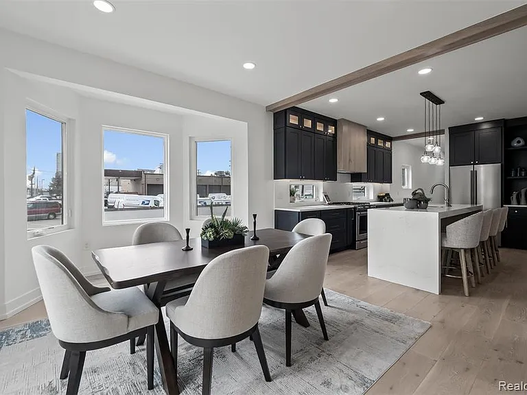 125 N Washington Ave — Photo 2