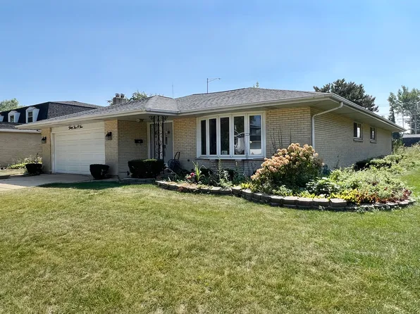 3405 Plum Grove Dr, Rolling Meadows, IL 60008