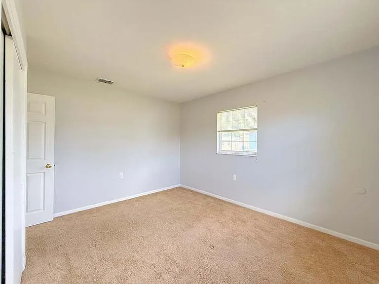 213 6th Ave SW — Photo 36
