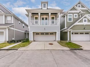 15 Thorpe Ln, Spring, TX 77389