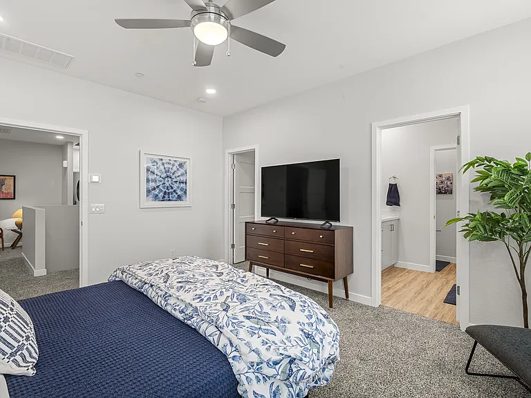 Avalon Townhomes — Photo 13