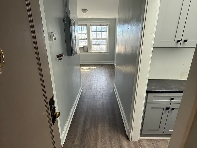 561 Lincoln Ave #5 — Photo 1