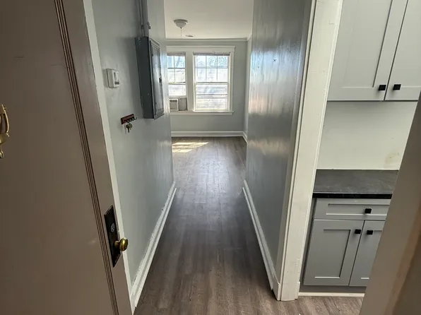 561 Lincoln Ave #5, Winnetka, IL 60093