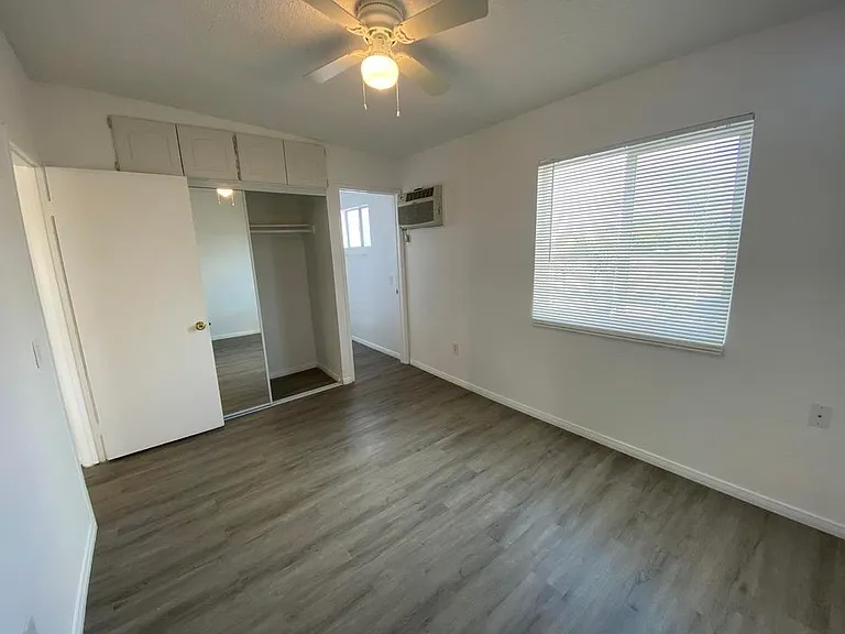 8816 Laurel Canyon Blvd — Photo 9