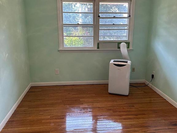 5th image of 214 Whittier Ln