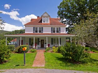 16 Park Pl, Richwood, WV 26261