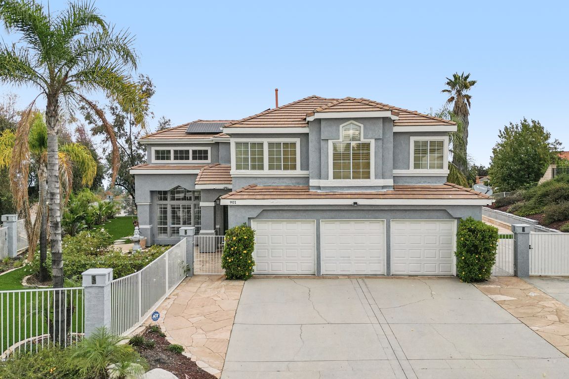 Clearwood Ave-S2111-001.jpg