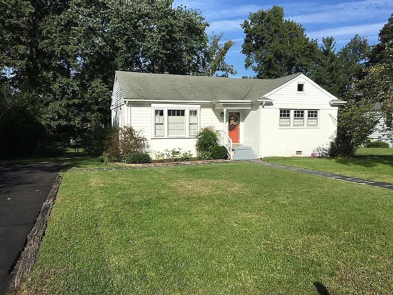 706 Timken Dr — Photo 2