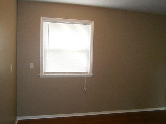 5th image of 329 Trudy Ave