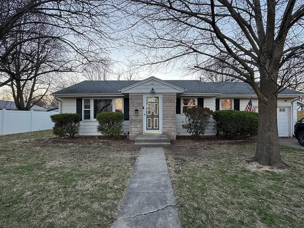 302 S Carico St, Tuscola, IL 61953