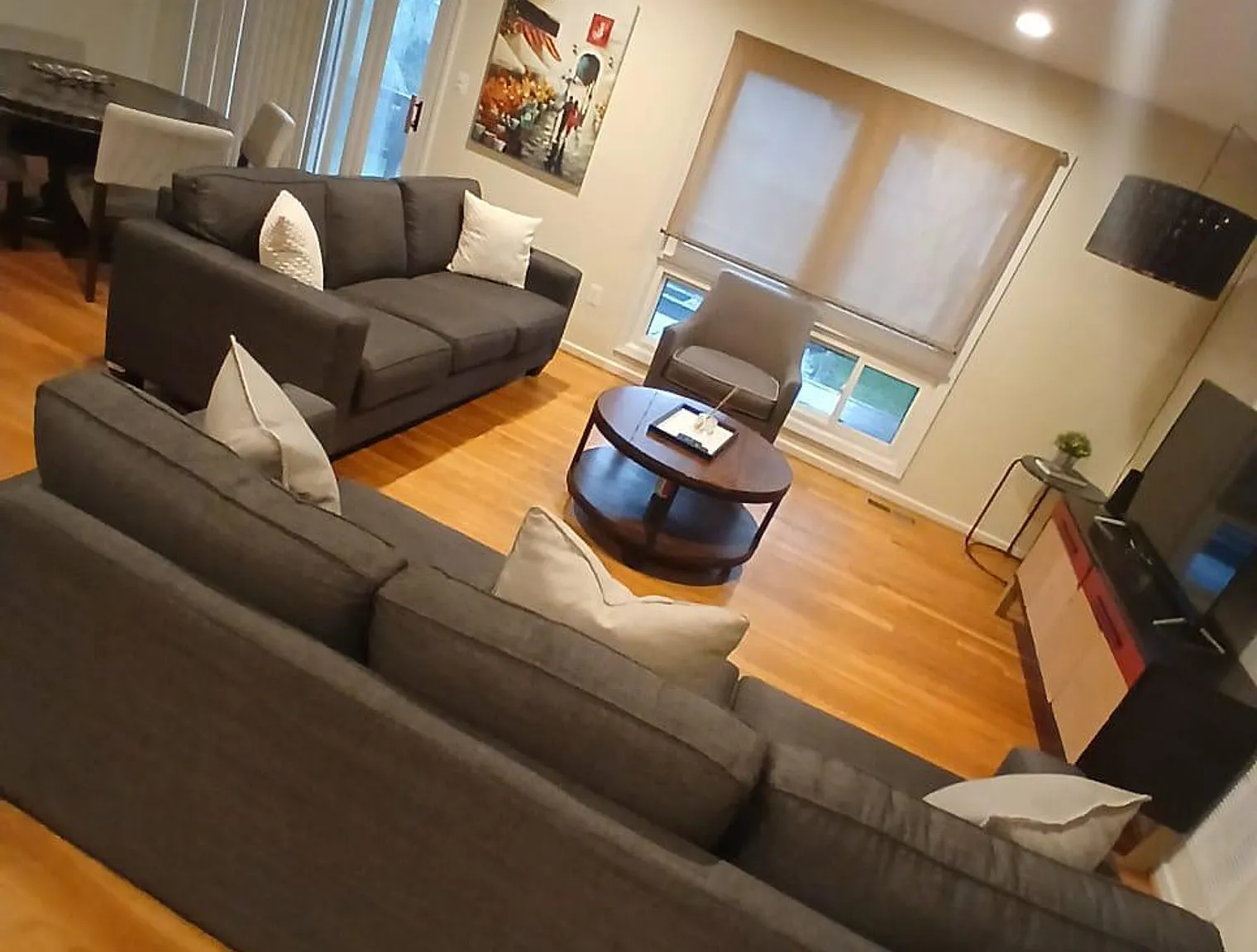 4 bed, 3.0 bath, $7,398 — Photo 2