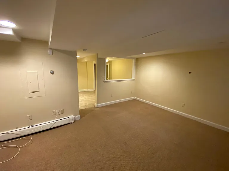 134 12th St NE #2 — Photo 15