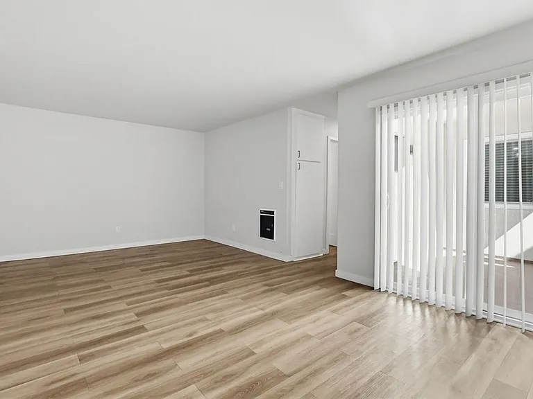 25829 Viana — Photo 37