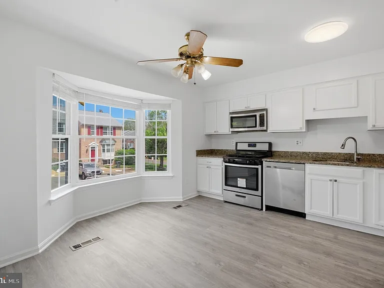 46601 Carriage Ct — Photo 5