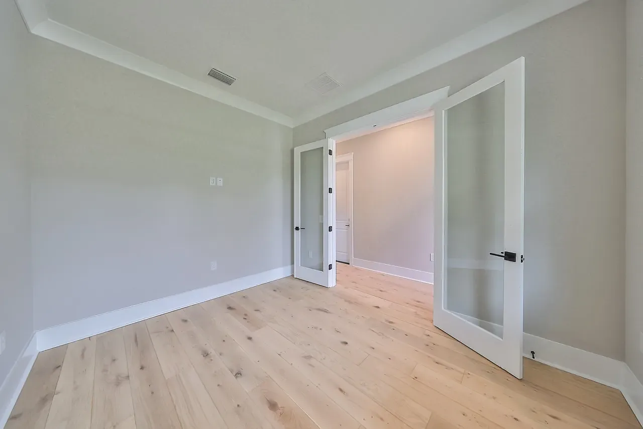 4 bed, 3591 sqft, $8,000 — Photo 4