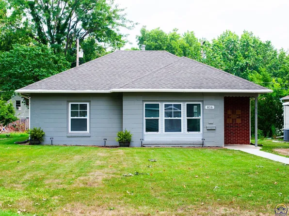 816 SW Parkview St, Topeka, KS 66606