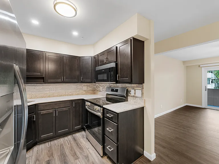 1325 Prospect Village Ln #D — Photo 7